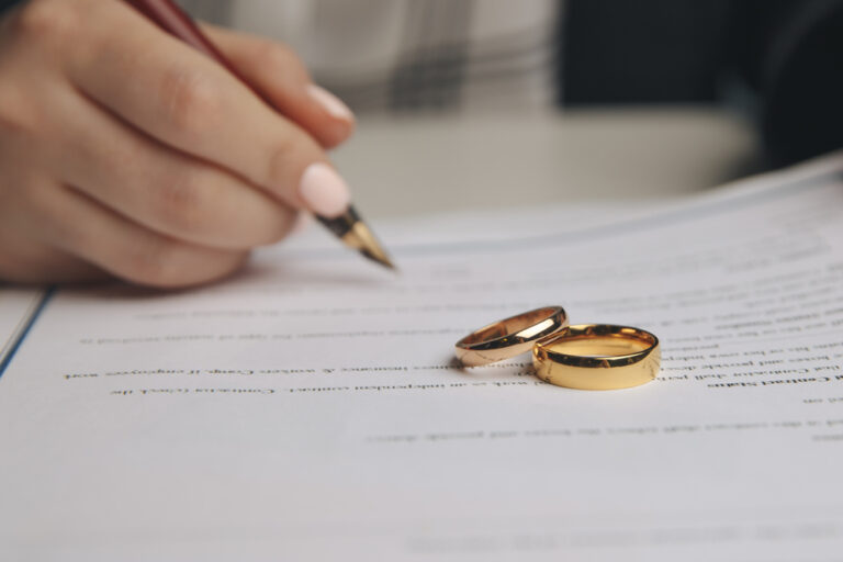 Annulment or Divorce? Which Can I Choose?